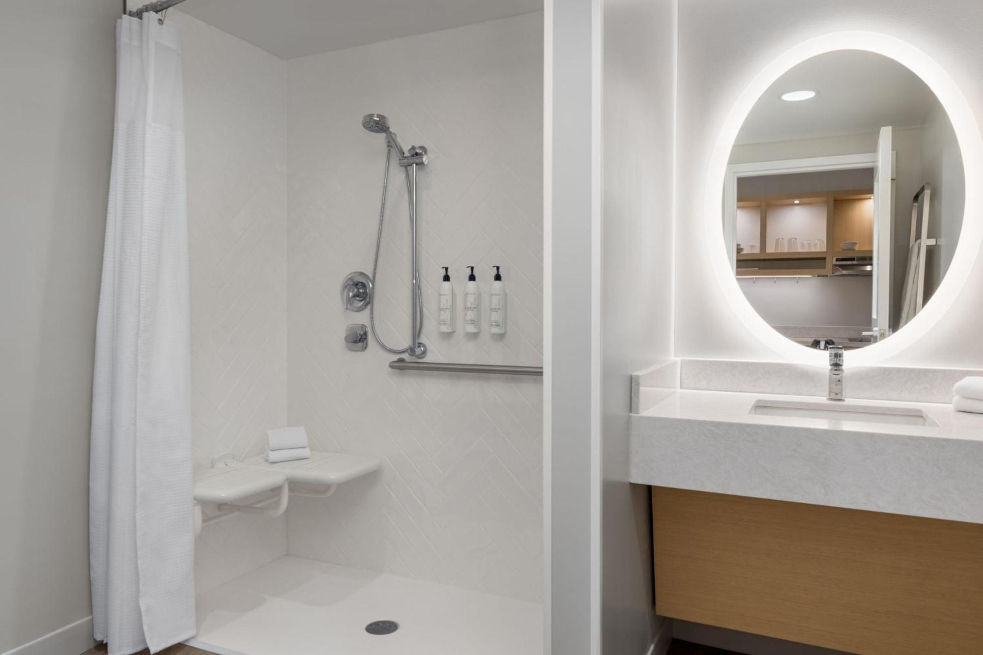 Towneplace Suites By Marriott Geneva At Spire Academy المظهر الخارجي الصورة